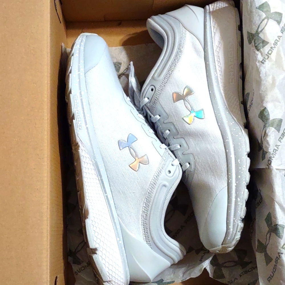 Under Armour size 9 athletic shoes
